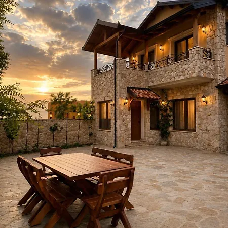 Vila Ts Villa-mountain Views, Fireplace & Rustic Luxury *