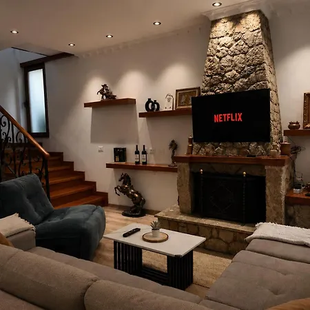 Villa Ts Villa-mountain Views, Fireplace & Rustic Luxury